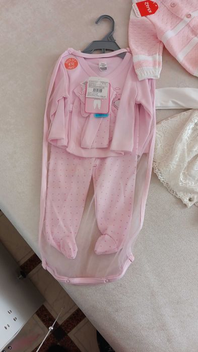 Бебешки дрехи за момиченце