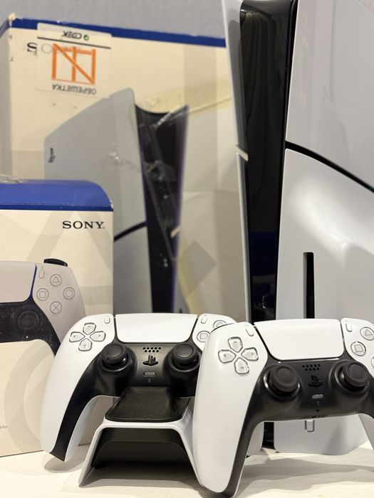 PlayStation 5 slim с дисководом 2 джойстика 200+игр