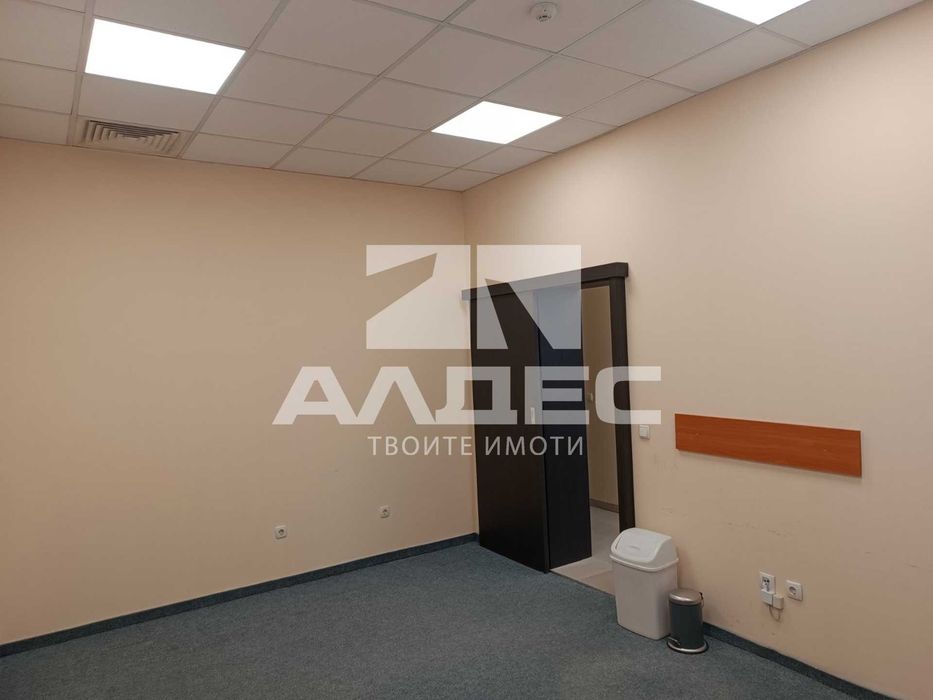 Продава се многофункционален офис в Полигона!