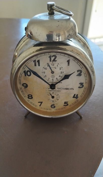 Стар часовник Будилник .