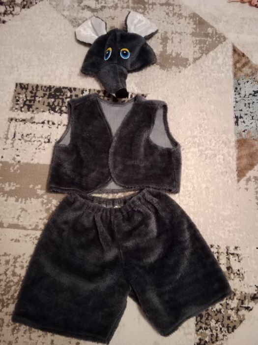 Әйелдер трусиларын шешеді