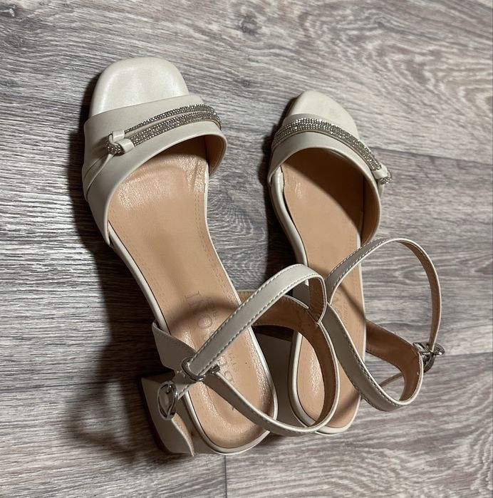 Продам красивые туфли