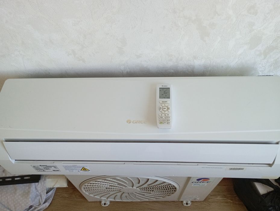 Кондиционер Gree 18 сотилади.