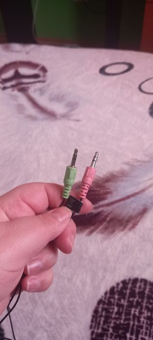 Vând casti cu microfon 15 de lei