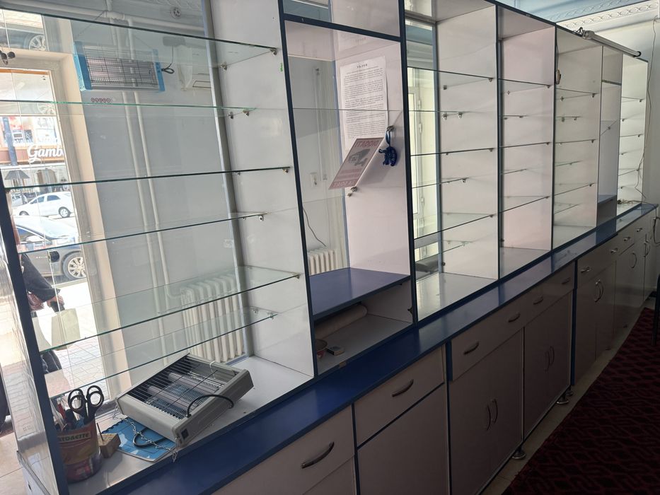 Аптека учун ветреналар сотилади, холати яхши, акрилдан ясалган, зўр