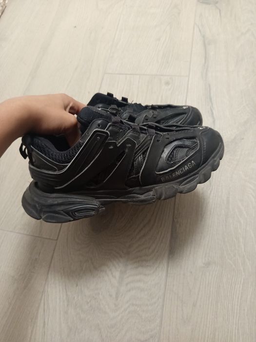 Balenciaga track 1 black