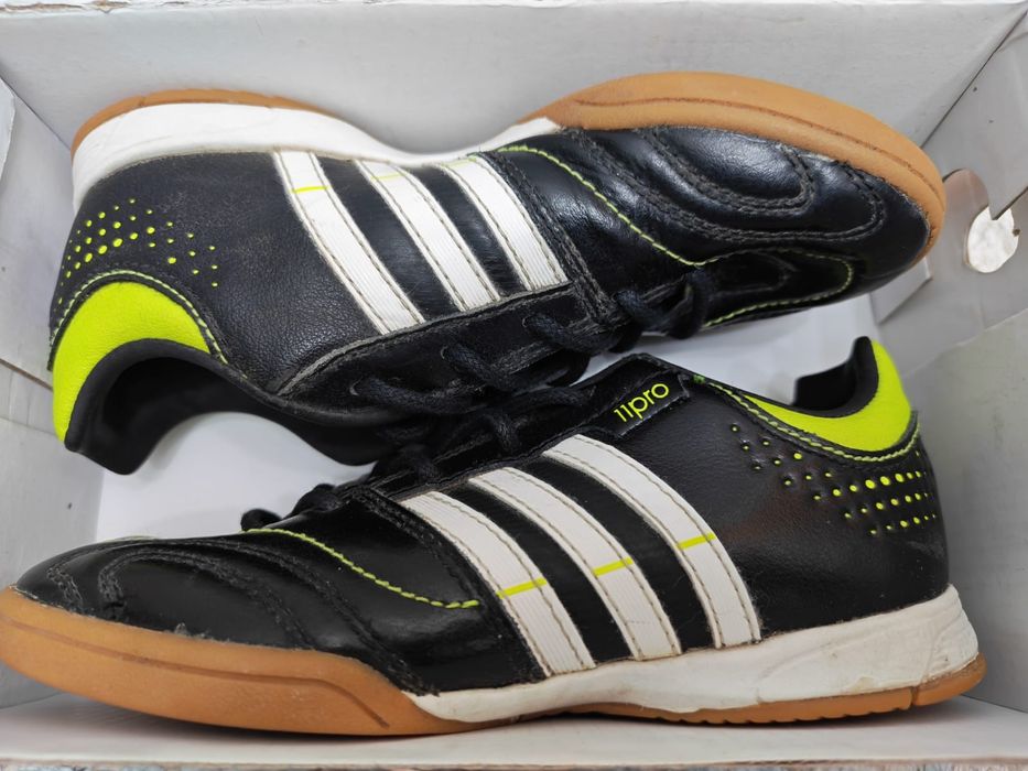 Футбольные бутсы Adidas