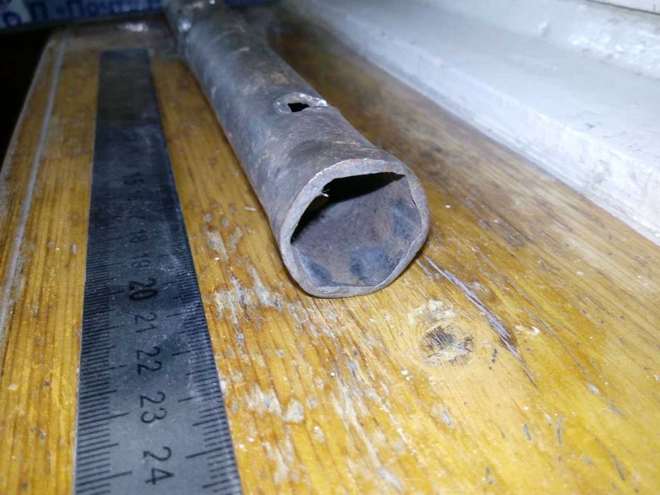 Продам свечной ключ СССР 22 см