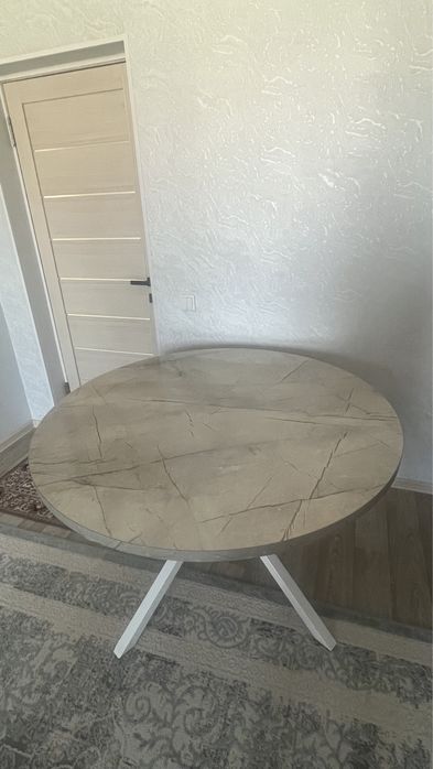 Кухонный стол+ 6стульев