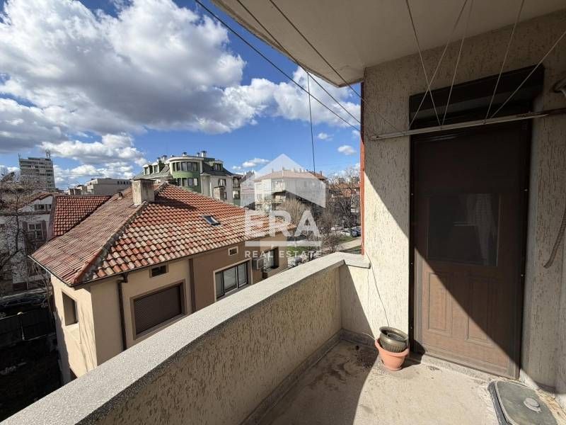 УНИКАЛЕН ИМОТ! Тристаен апартамент с гараж на ТОП локация