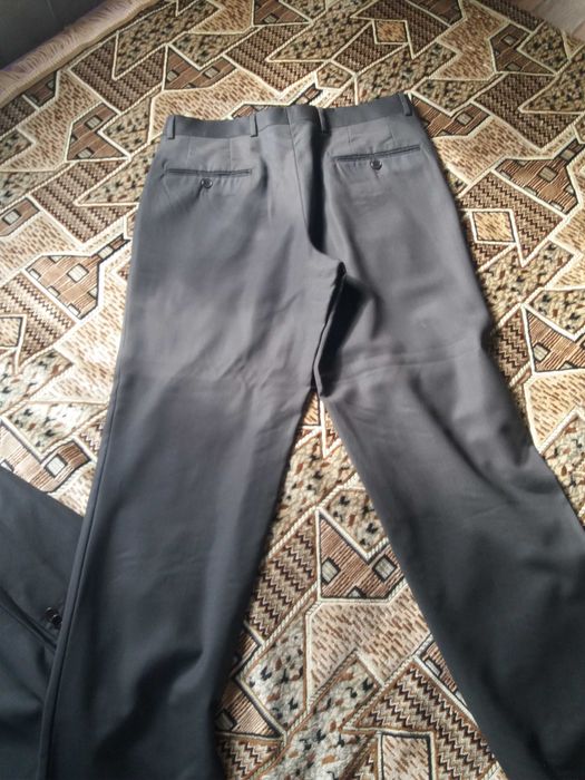 Продам костюм 48 размера