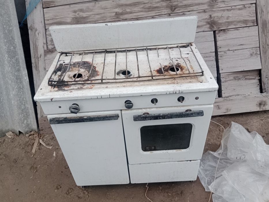 Газ плита . Б/У  уш ошаклы.