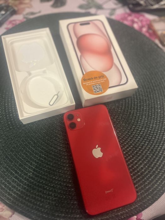 Iphone 11 Red 128 gb cu 9 huse cadou