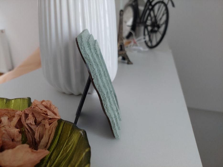 Tablou brodat manual – pasăre – piesă unicat