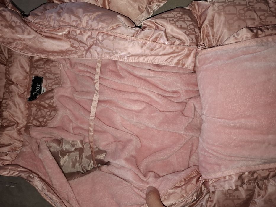 Продам зимний комбинезон на девочку