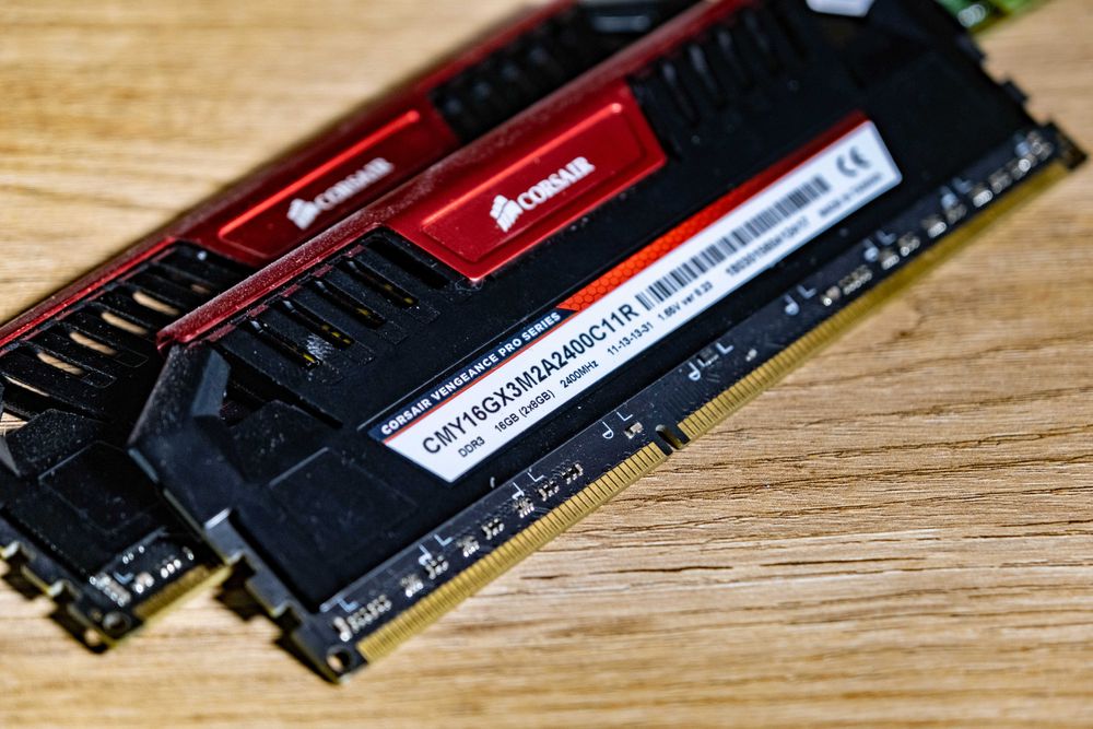 Kit-uri memorie DDR3 16/32/64 GB ( rămase 2 )