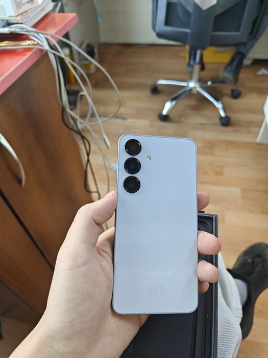 Samsung s25 128гб продам