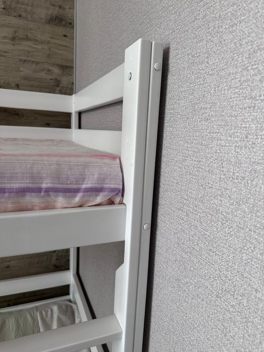 Двухъярусная кровать