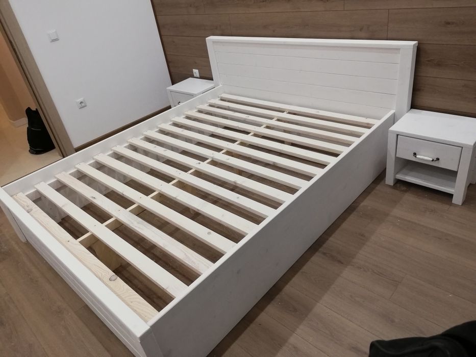 Единични легла, присти и спални