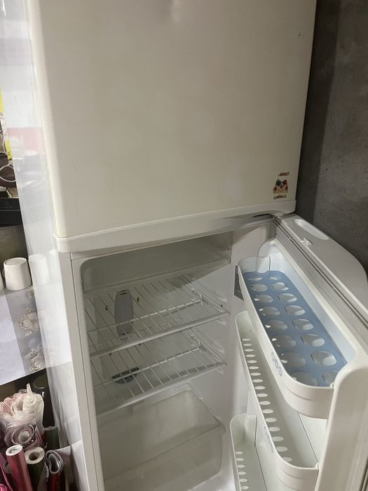 Холодильник марки LG. В хорошем состоянии