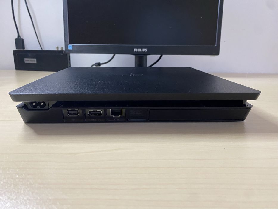 Продам или обменя playstation 4