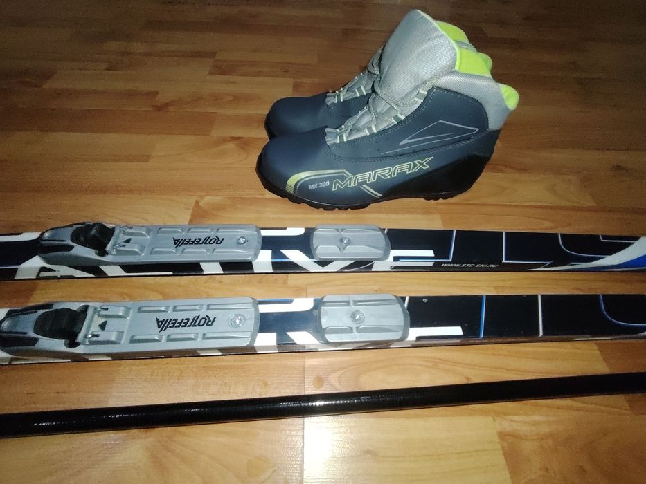 Продам отличные лыжи