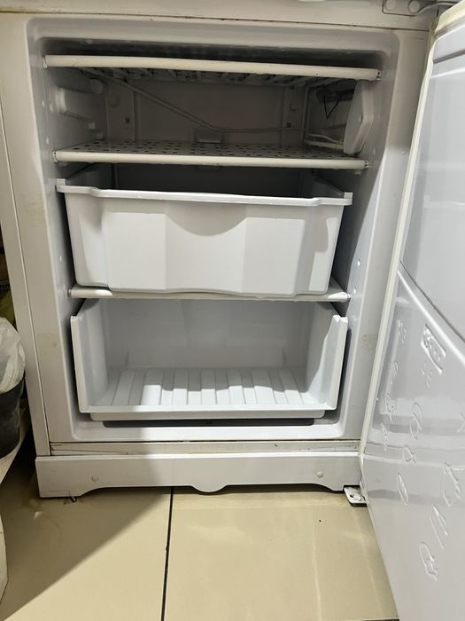 Холодильник 2метра двух камерный Indesit