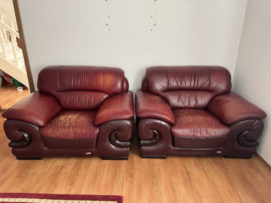 Продам мягкий кожаный уголок.