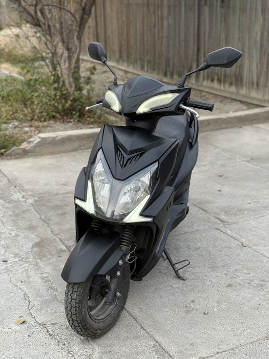скутер 125 кубов