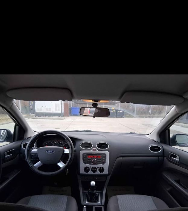 Vând Ford focus berlină