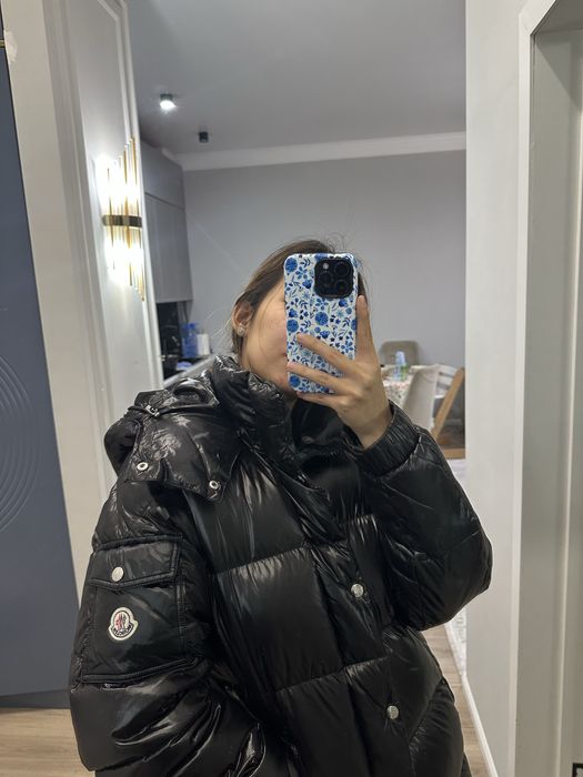 Продается куртка Moncler