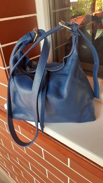 Vand două poșete din piele naturală, marca Vera Italy.