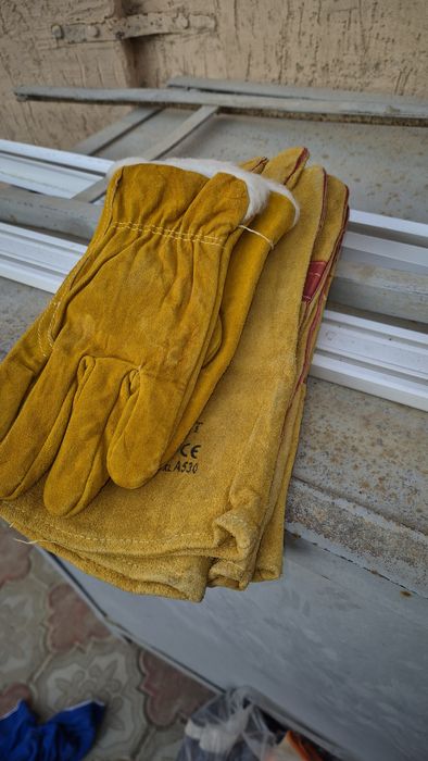 Спец перчатки, мыло .