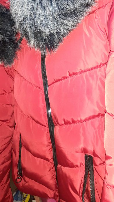 Vând geacă damă.Purtată de două ori.