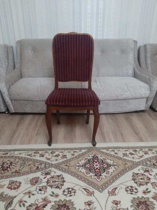 Продам стулья,диван , прихожий ,стол -стулья ,стенка