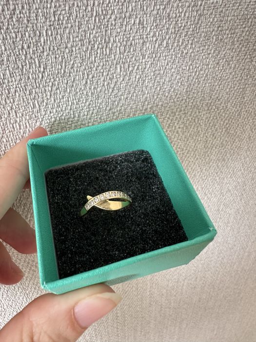 Золотое кольцо с брилиантом