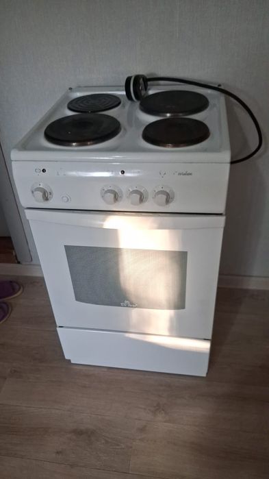 Продам  электроплиту