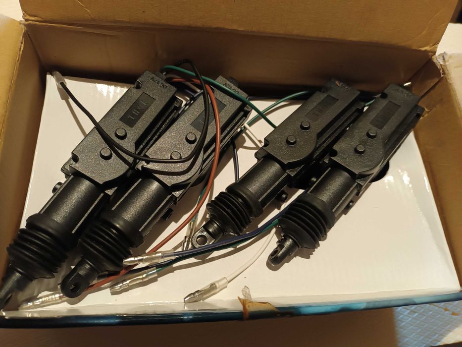 Alarma auto cu încredere centralizata