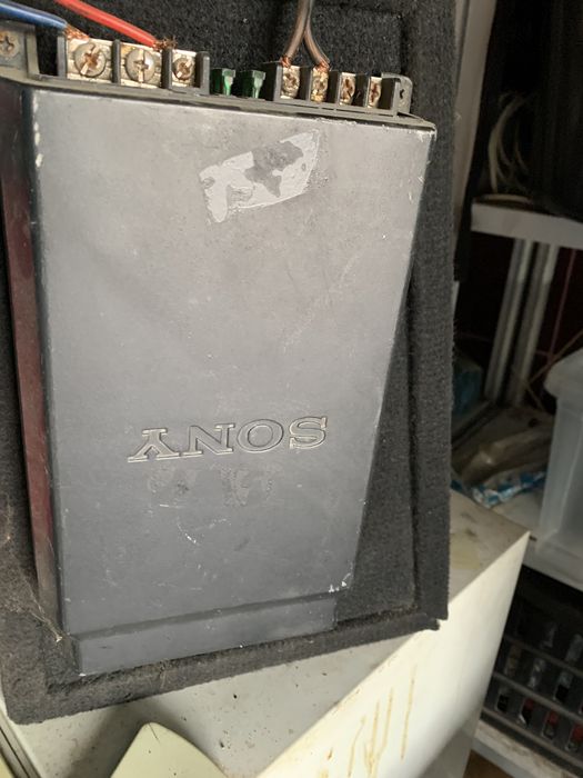 Продам сабвуфер уселитель все в комплекте