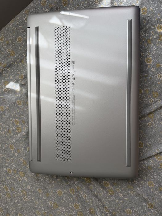 Laptop HP 15s – Ryzen 3 / 8GB RAM / 256GB SSD