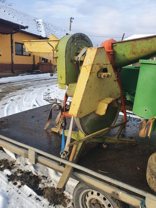 Moara macinat porumbi si boabe dupa tractor