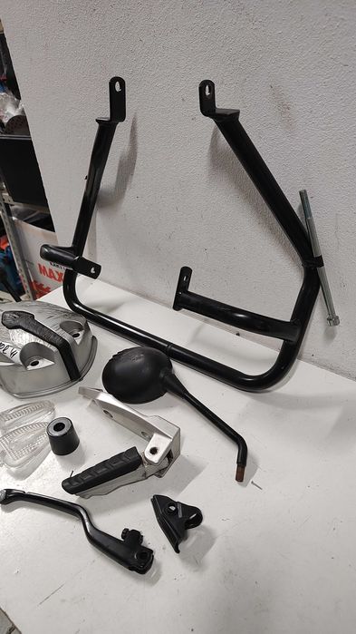 Suport parbriz oglinzi scarite BMW R1200R