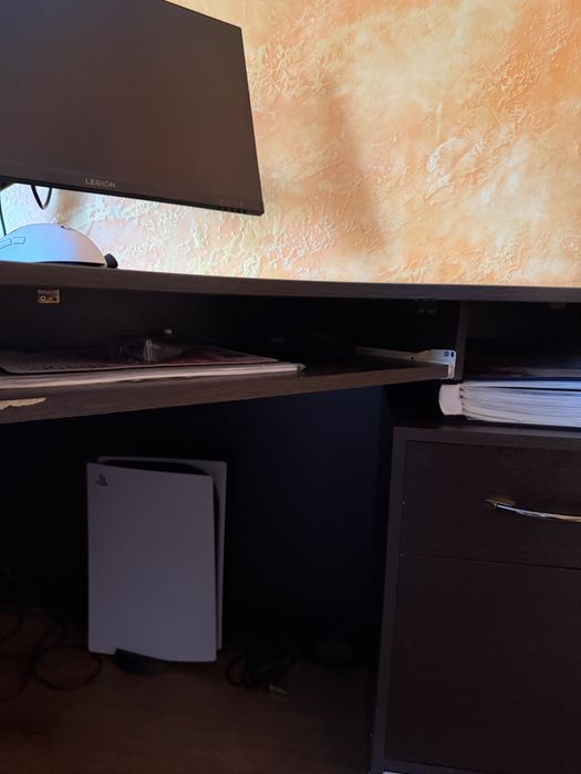 Продам стол компьютерный/ офисный