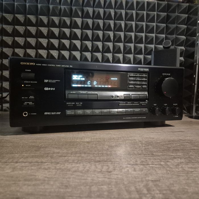 Мощен усилвател / Ресивър Onkyo TX-SV535