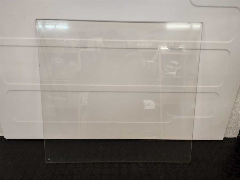 Geam intermediar cuptor Whirlpool 46.5 x 43.5 , din mijloc / R1