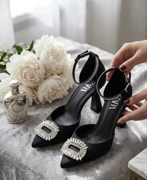 Черные босоножки ZARA