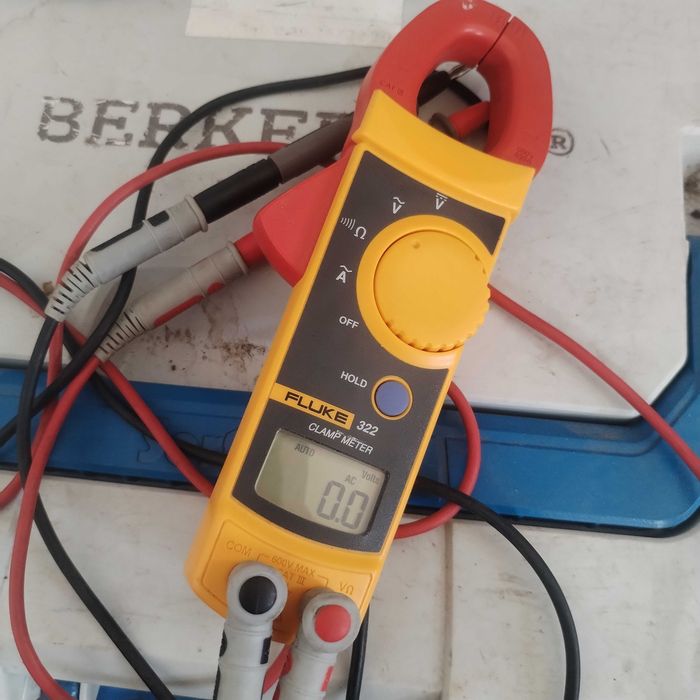 Fluke 322 clampmetru