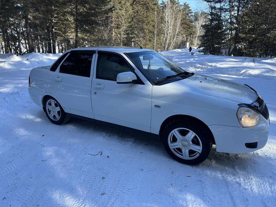 Продам приору 2013 год