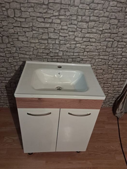 Раковина с тумбой