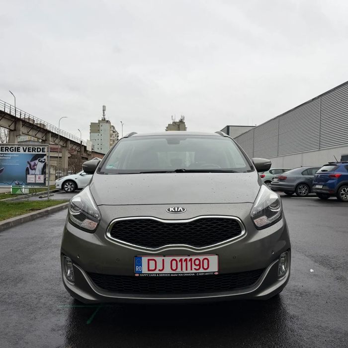 Kia Carens Mașină recent adusă, numere roșii, baterie nouă, foarte întreținută